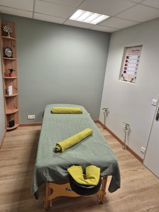 Le cabinet de massage, ambiance calme et épurée
